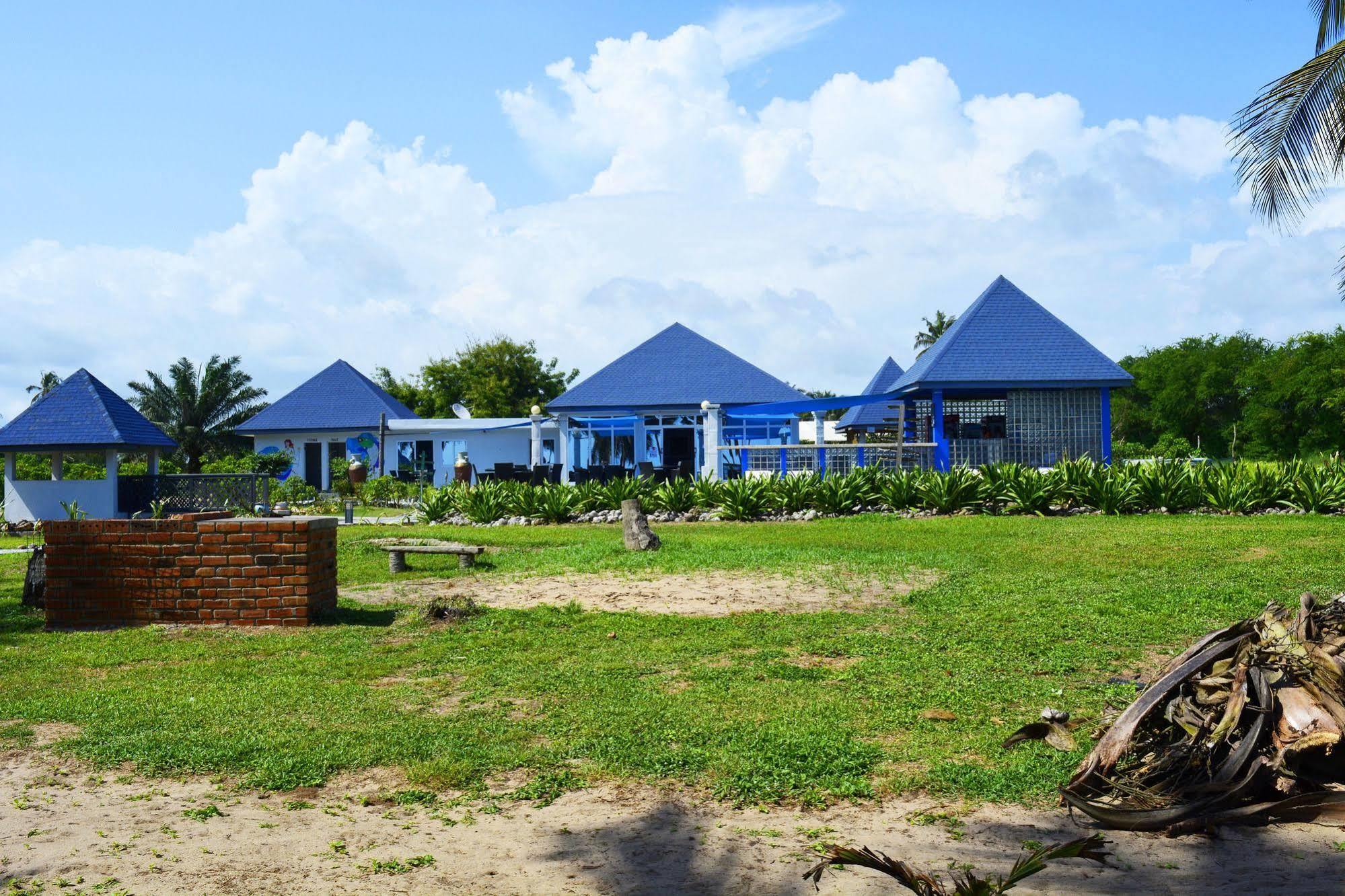 Blue Diamond Beach Resort Apam Luaran gambar